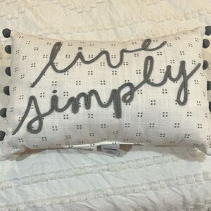 Decorative pillow